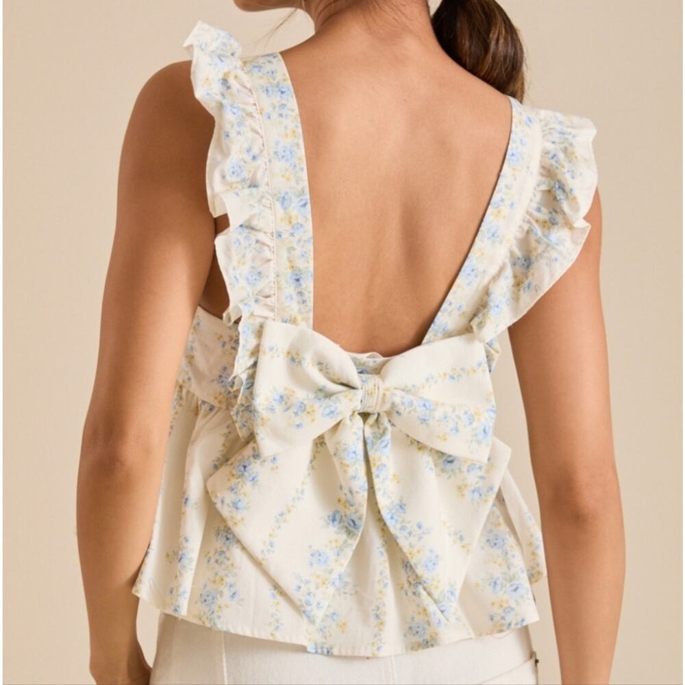 Altar'd State Cream & Blue Floral Print Flutter Sleeve Blouse with Tie Back. #MP